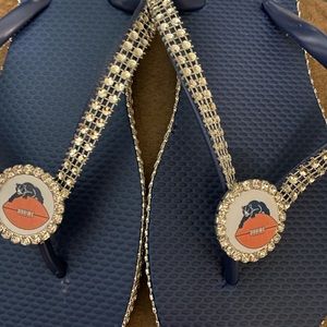 Chicago bears flip flops